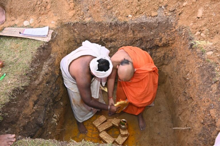 राधा बांके बिहारी मंदिर निर्माण भूमि पूजन देहरादून में करोड़ों की लागत से बनेगा मंदिर