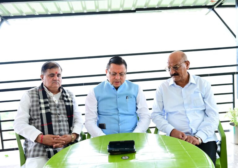 बारिश का कहर अलर्ट मोड पर सीएम धामी अफसरों से लिया फीडबैक