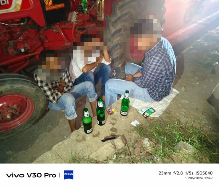 जाम टकराने की थी तैयारी, पुलिस ने पहुँचकर उतारी खुमारी