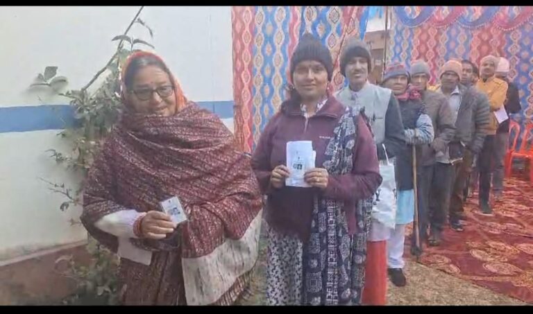 केदारनाथ में शुरू हुआ मतदान