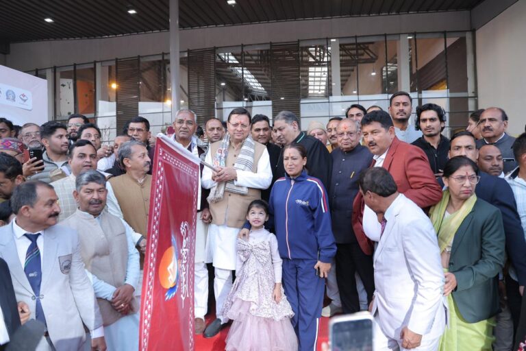 सीएम पुष्कर खेल मंत्री ने राष्ट्रीय खेलों की मशाल यात्रा हल्द्वानी से की रवाना