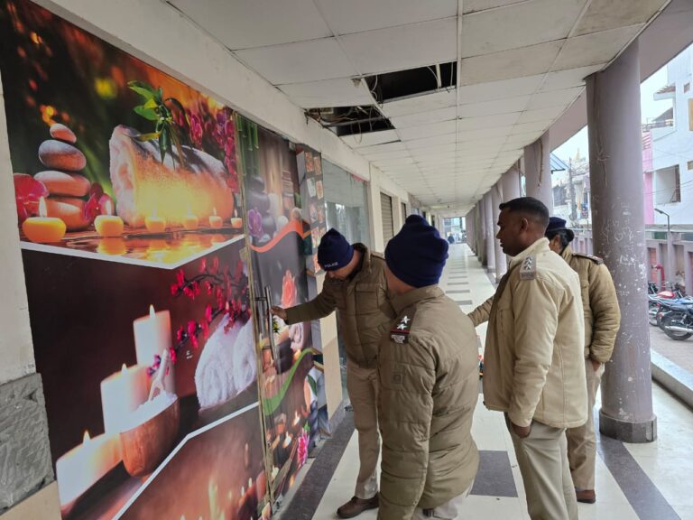 स्पा सेंटरों पर पुलिस रेड से मचा हड़कंप