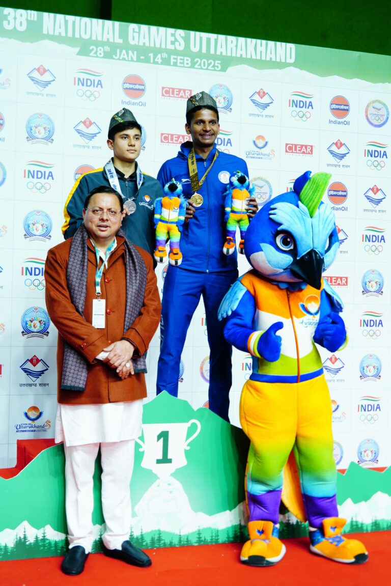 बैडमिंटन कोर्ट पर भविष्य की उम्मीद के रूप में लक्ष्य सेन खेलते नजर आए