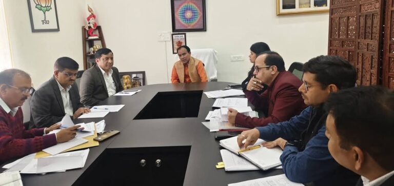 मुख्यमंत्री घोषणा में शामिल प्रस्तावों पर शीघ्र कार्रवाई के निर्देश