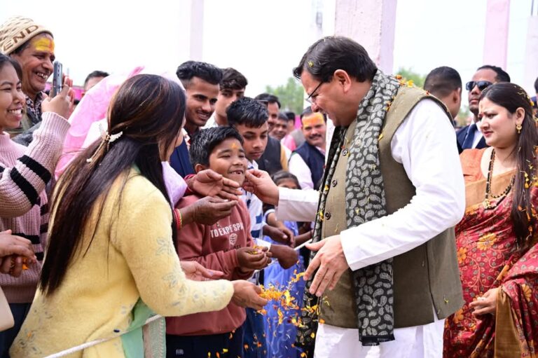 धामी सरकार का कड़ा संदेश, होली पर मिलावटी उत्पाद बेचे तो खैर नहीं