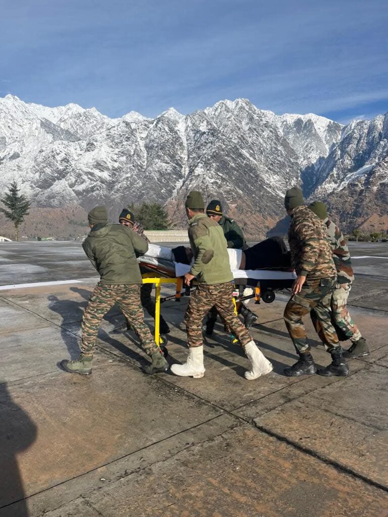 माणा क्षेत्र में कल से किए जा रहे रेस्क्यू अभियान में 49 लोगों का सुरक्षित रेस्क्यू, शेष 5 के लिए सर्च एंड रेस्क्यू ऑपरेशन जारी