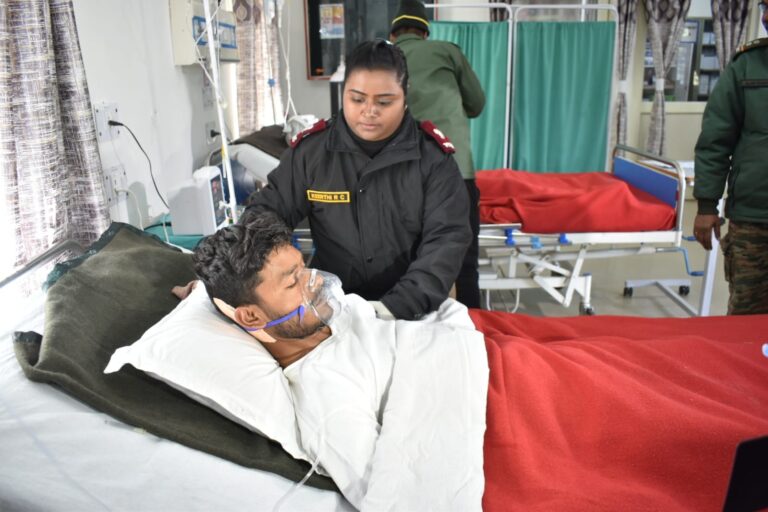 ज्योतिर्मठ स्थिति सेना के अस्पताल में 44 श्रमिकों का चल रहा इलाज, 2 को किया ऋषिकेश एम्स रेफर