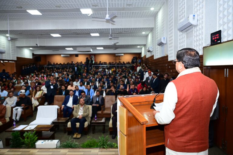 यूथ फाउंडेशन जलवायु संकट से लड़ने के लिए युवाओं, सरकार और वैज्ञानिकों को एक मंच पर लाया