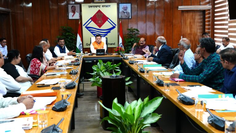 मुख्यमंत्री धामी की नाराजगी इंजीनियरिंग कॉलेज समीक्षा बैठक में देखने को मिली