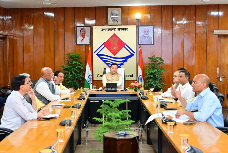 चारधाम यात्रा 2025  2 मई से केदारनाथ यात्रा में शटल सेवा टैक्सी-मैक्सी चालकों के ग्रीन कार्ड अनिवार्य