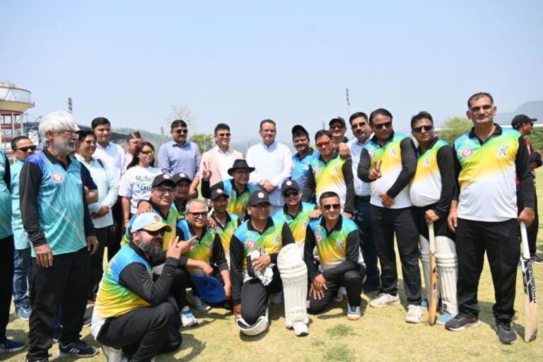 कैबिनेट मंत्री गणेश जोशी ने इंटर क्रिकेट टूर्नामेंट के समापन समारोह में की शिरकत