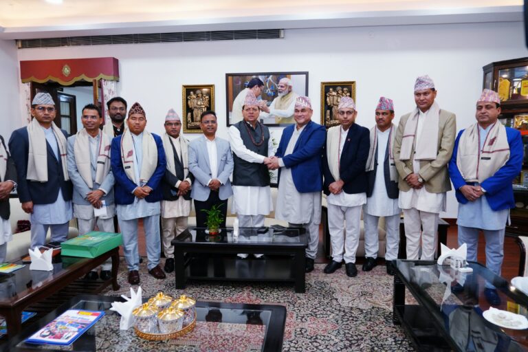 उत्तराखंड और नेपाल के बीच संबंधों को सुदृढ़ करने पर जोर, मुख्यमंत्री पुष्कर सिंह धामी से नेपाल प्रतिनिधिमंडल की भेंट