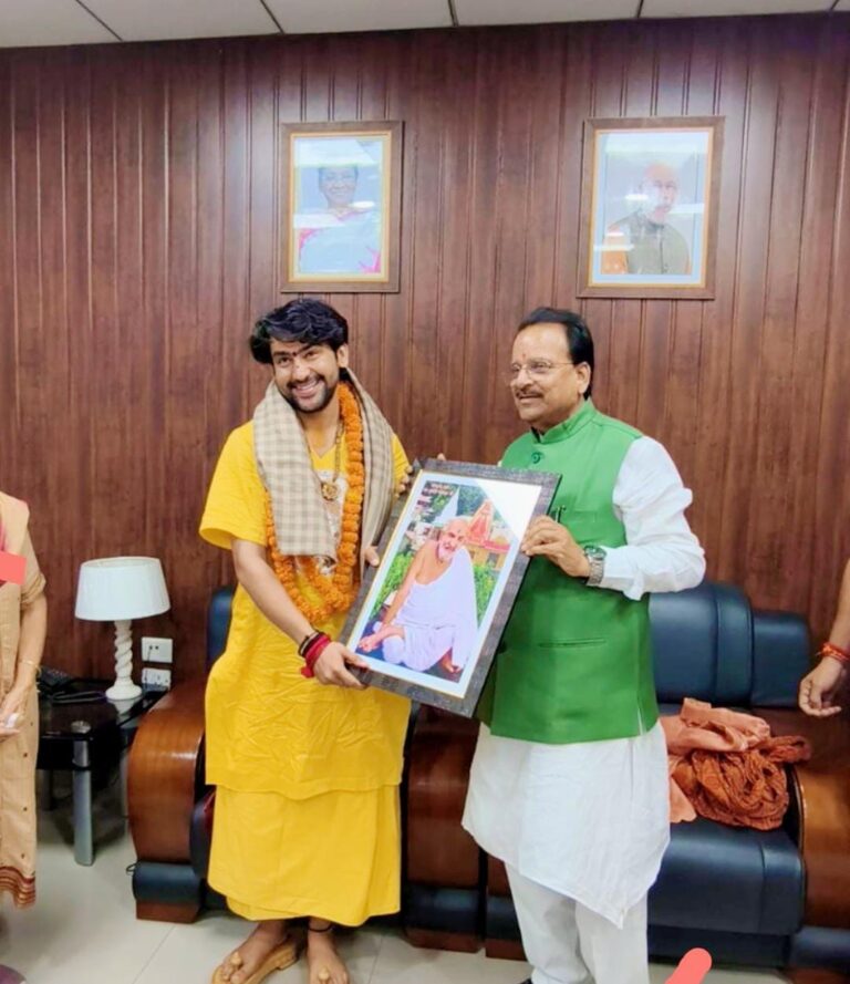 पंडित धीरेंद्र कृष्ण शास्त्री पहुंचे उत्तराखंड, रामनगर में तीन दिवसीय गोपनीय कार्यक्रम में लेंगे भाग