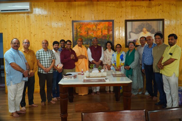 स्वामी अवधेशानंद गिरी जी महाराज संग त्रिवेंद्र रावत का नया मिशन
