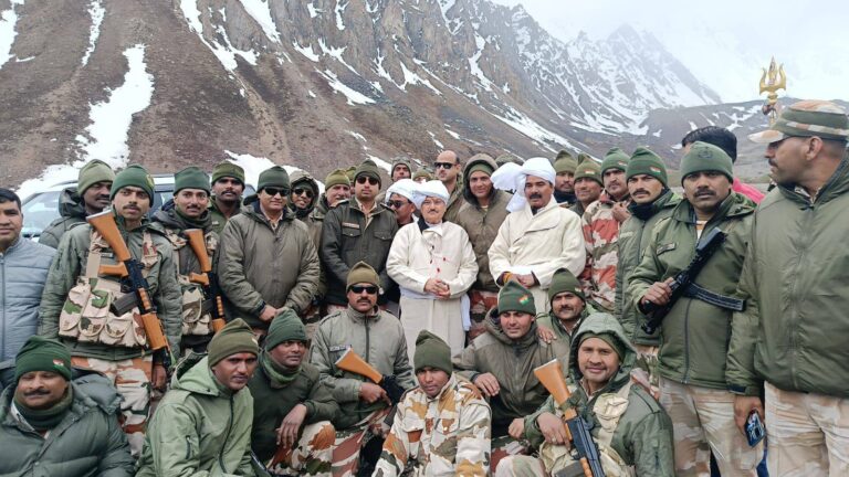 आदि कैलाश यात्रा के तहत केंद्रीय मंत्री जे.पी. नड्डा पहुंचे गुंजी, जवानों से की मुलाकात, भगवान शिव की आराधना कर देशवासियों की समृद्धि की कामना