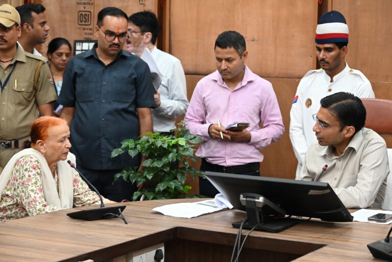 जीरो टॉलरेंस का आईना बने आईएएस सबीन बंसल