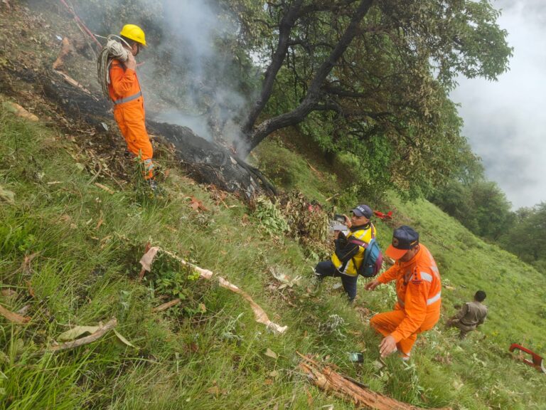 Kedarnath Helicopter Crash केदारनाथ में हेलीकॉप्टर हादसा: 7 की मौत, 23 महीने की बच्ची भी शामिल