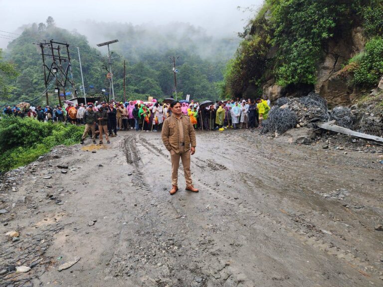 चारधाम यात्रा 2025: केदारनाथ हेली सेवा मानसून और हादसे के बाद स्थगित, कंपनियां 22 जून को लौटेंगी