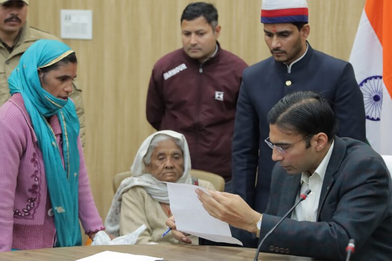 आईएएस सबीन बंसल: उत्तराखंड सरकार की जीरो टॉलरेंस नीति का प्रतिबिंब