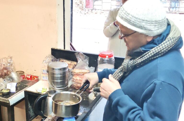 गैरसैण चाय बनाते वायरल हो गए मुख्यमंत्री पुष्कर सिंह धामी