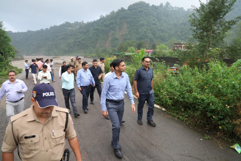 मालदेवता क्षेत्र में अवैध निर्माण एंव अतिक्रमण से नदी का रूख बदलने से मची थी तबाही