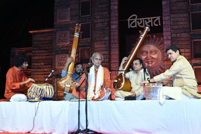 हिंदुस्तानी शास्त्रीय संगीत की शाम में पंडित उल्हास कशालकर की सुरमयी प्रस्तुति ने मोहा मन