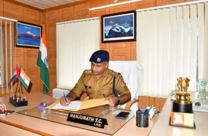 नैनीताल: डॉ. मंजूनाथ टी.सी. ने संभाला एसएसपी का कार्यभार, मां नैना देवी के दर्शन कर की शुरुआत