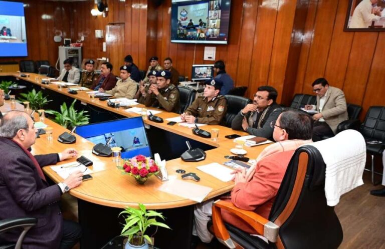 देहरादून : सीएम पुष्कर धामी ने नववर्ष पर पर्यटकों की सुविधा, सुरक्षा एवं सुगमता बनाए रखने के दिए निर्देश