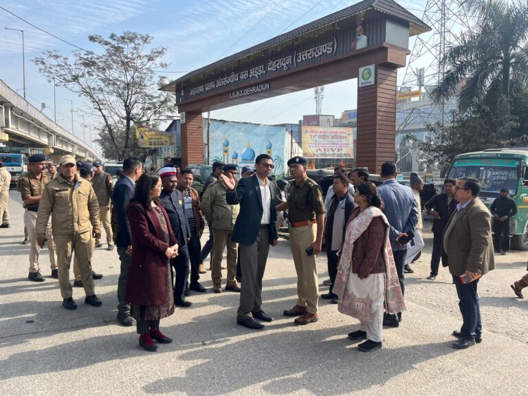 डीएम के दौरे का असर; आईएसबीटी पर निकासी गेट खुला; पार्किंग निर्माण प्रारंभ