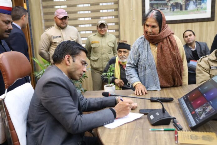 जनता दर्शन बना उम्मीद का मंच — संवेदनशील सुनवाई, त्वरित न्याय, मजबूत विश्वास