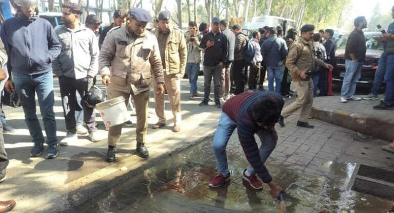 देहरादून दहला! दिनदहाड़े रिटायर्ड कर्नल के बेटे की गोली मारकर हत्या, इलाके में सनसनी