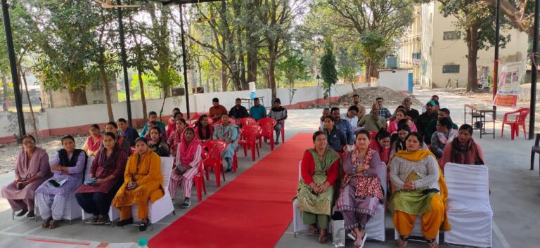 रायपुर में जनसंवाद: ग्रामीणों की समस्याओं पर अधिकारियों को सख्त निर्देश