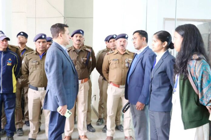 विधानसभा बजट सत्र के बीच DGP का जवानों से सीधा संवाद