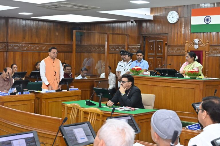 महिला सशक्तिकरण पर राजनीति नहीं: CM धामी का बड़ा बयान