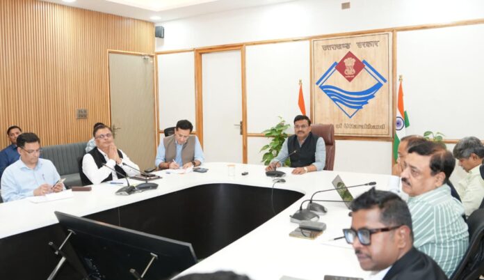 चारधाम यात्रा से पहले अलर्ट! मुख्य सचिव की बड़ी बैठक, यात्रियों के लिए खास इंतजाम