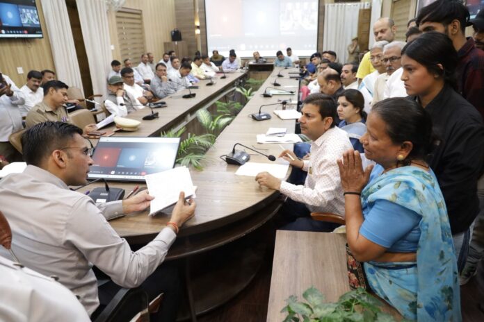 DM का बड़ा एक्शन: 82 साल के दिव्यांग का ₹31,657 पानी बिल माफ