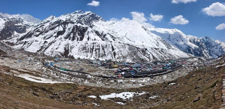 फूलों से सजा बाबा केदारनाथ धाम, 22 को खुलेंगे कपाट—धामी करेंगे दर्शन
