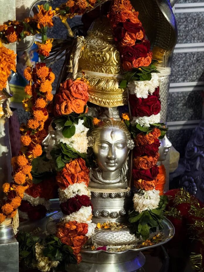 केदारनाथ धाम फूलों से सजा, 22 अप्रैल को खुलेंगे कपाट