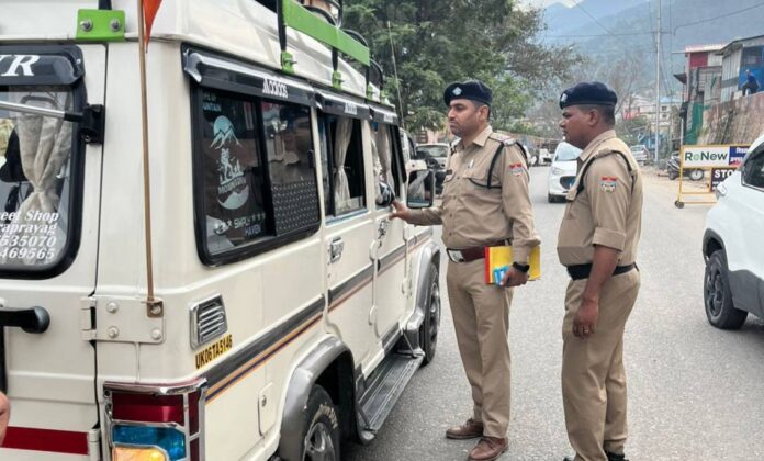 रुद्रप्रयाग में पुलिस का सघन चेकिंग अभियान सुरक्षा व्यवस्था सख्त