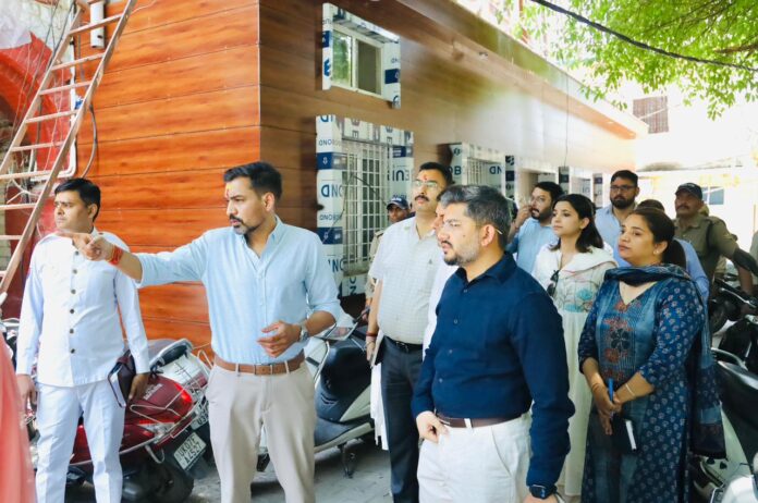 देहरादून डीएम का कलेक्ट्रेट में औचक निरीक्षण, जनसमस्याओं के त्वरित समाधान और आपदा तैयारी पर जोर