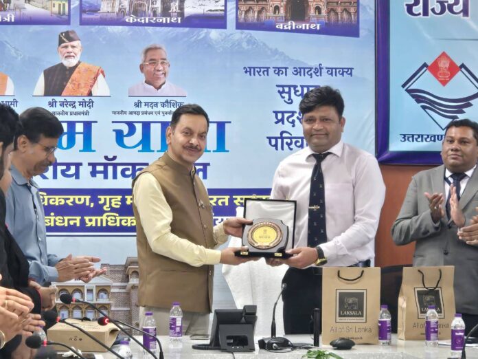 केदारनाथ यात्रा में 10 लाख से अधिक श्रद्धालुओं के पहुंचने के बाद गढ़वाल आयुक्त आनंद स्वरूप ने सुरक्षा, स्वच्छता, ट्रैफिक, आपदा प्रबंधन और फर्जी सूचनाओं पर सख्त निर्देश जारी किए।