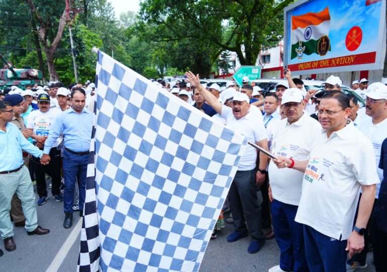 मुख्यमंत्री ने ‘रन फॉर कारगिल हीरोज’ मैराथॉन को दिखायी हरी झंडी