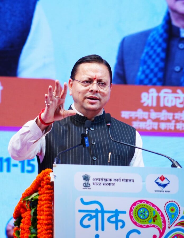 मुख्यमंत्री पुष्कर सिंह धामी विकास योजनाओं की वित्तीय स्वीकृति से संबंधित बैठक में अधिकारियों के साथ