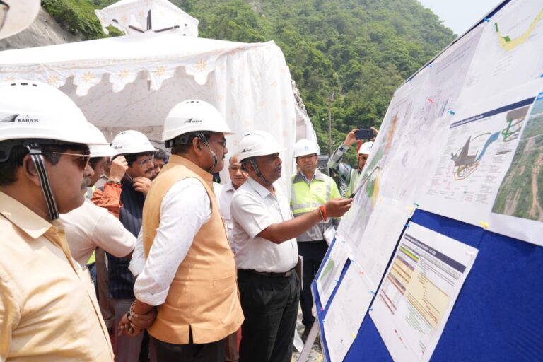 लखवाड़ परियोजना का मुख्य सचिव आनंद बर्द्धन ने किया निरीक्षण, 2031 तक निर्माण कार्य पूरा करने के दिए निर्देश