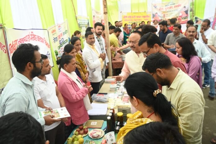 धामी सरकार का सेवा पखवाड़ा बना जनआंदोलन, 5300 से ज्यादा लोगों ने उठाया सरकारी योजनाओं का लाभ धामी सरकार का सेवा पखवाड़ा बना जनआंदोलन, 5300 से ज्यादा लोगों ने उठाया सरकारी योजनाओं का लाभ