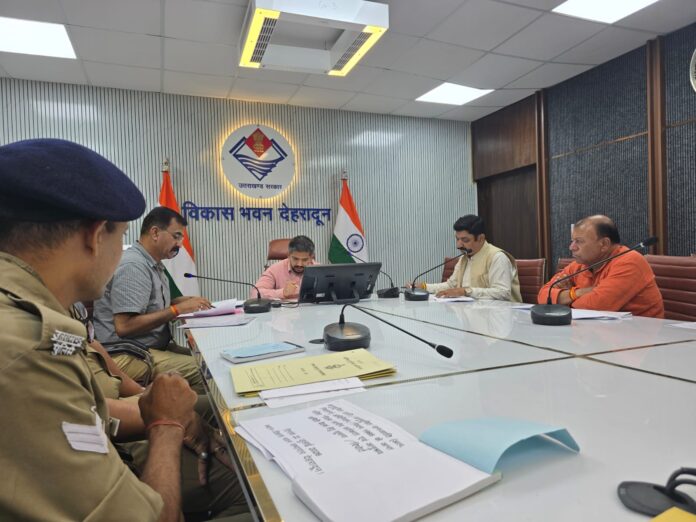 देहरादून में एससी-एसटी अत्याचार निवारण मामलों की समीक्षा, पीड़ितों को समयबद्ध सहायता देने के निर्देश