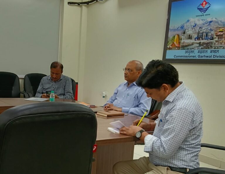गढ़वाल आयुक्त ने वीसी के माध्यम से की मानसून एवं आपदा राहत कार्यों की समीक्षा