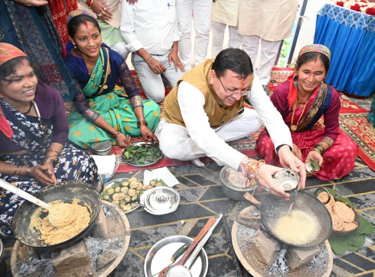चम्पावत को ₹62.97 करोड़ की 50 विकास योजनाओं की सौगात, मुख्यमंत्री सशक्त बहना उत्सव में CM धामी का बड़ा ऐलान