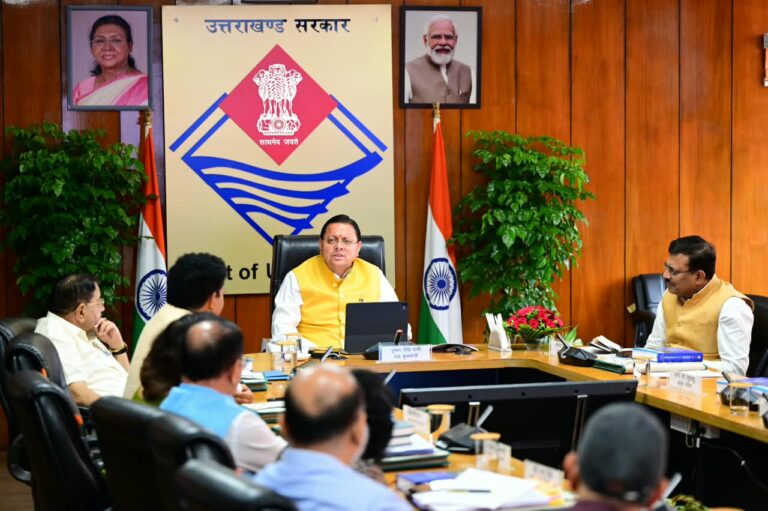 CM धामी का निर्देश: नीति निर्माण में शोध और नवाचार पर हो फोकस