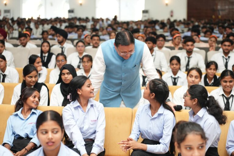 फर्जी प्रमाणपत्र मामले में सीएम पुष्कर सिंह धामी का सख्त एक्शन